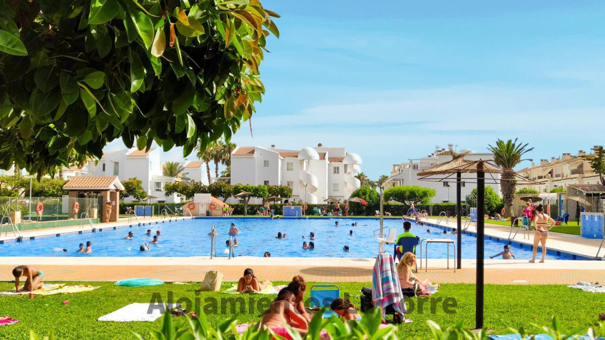 Laguna Beach Premium - Alojamientos La Torre تورّوكس كوستا المظهر الخارجي الصورة